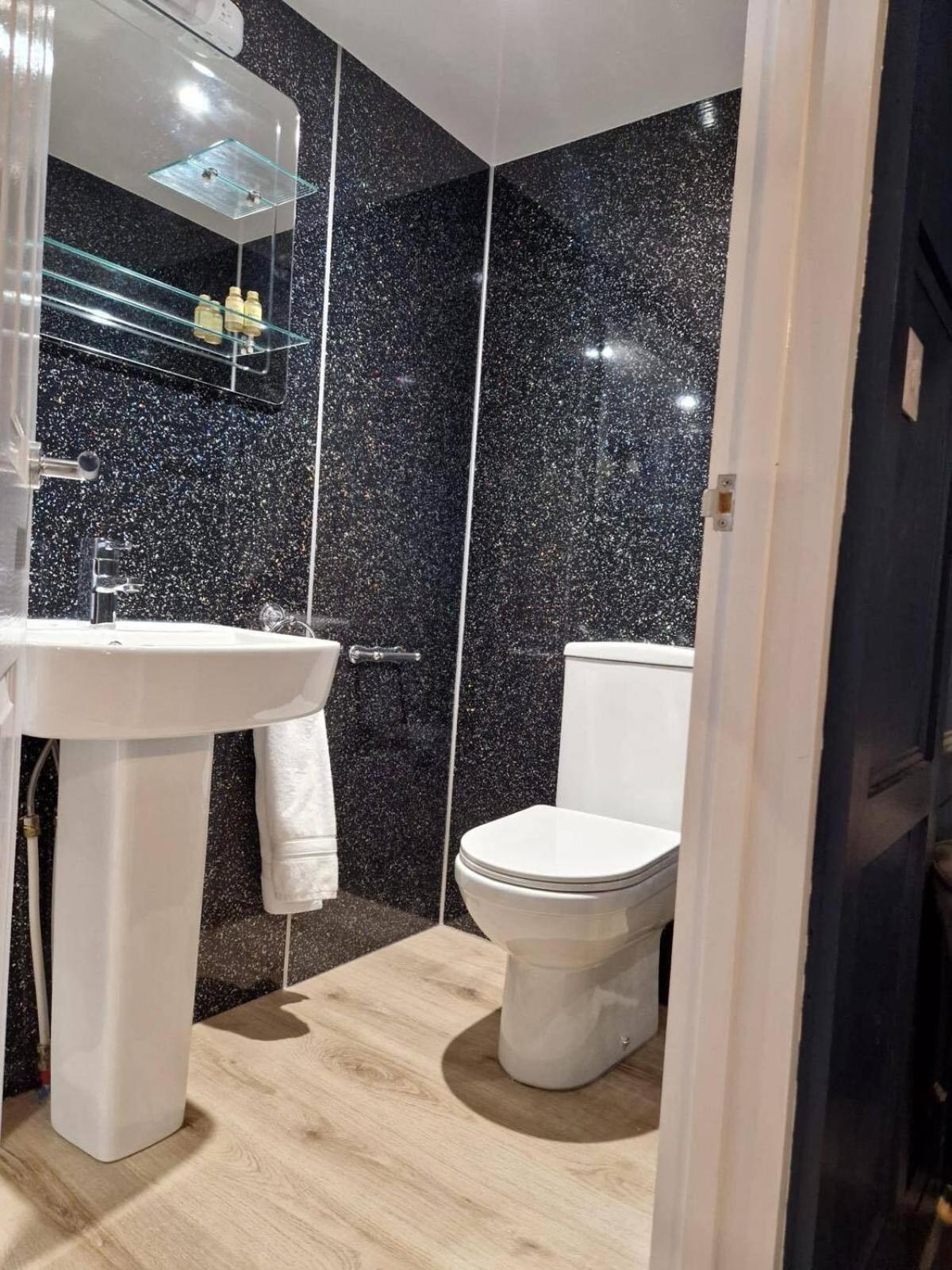 The Ship Inn Holy Island of Lindisfarne Room photo